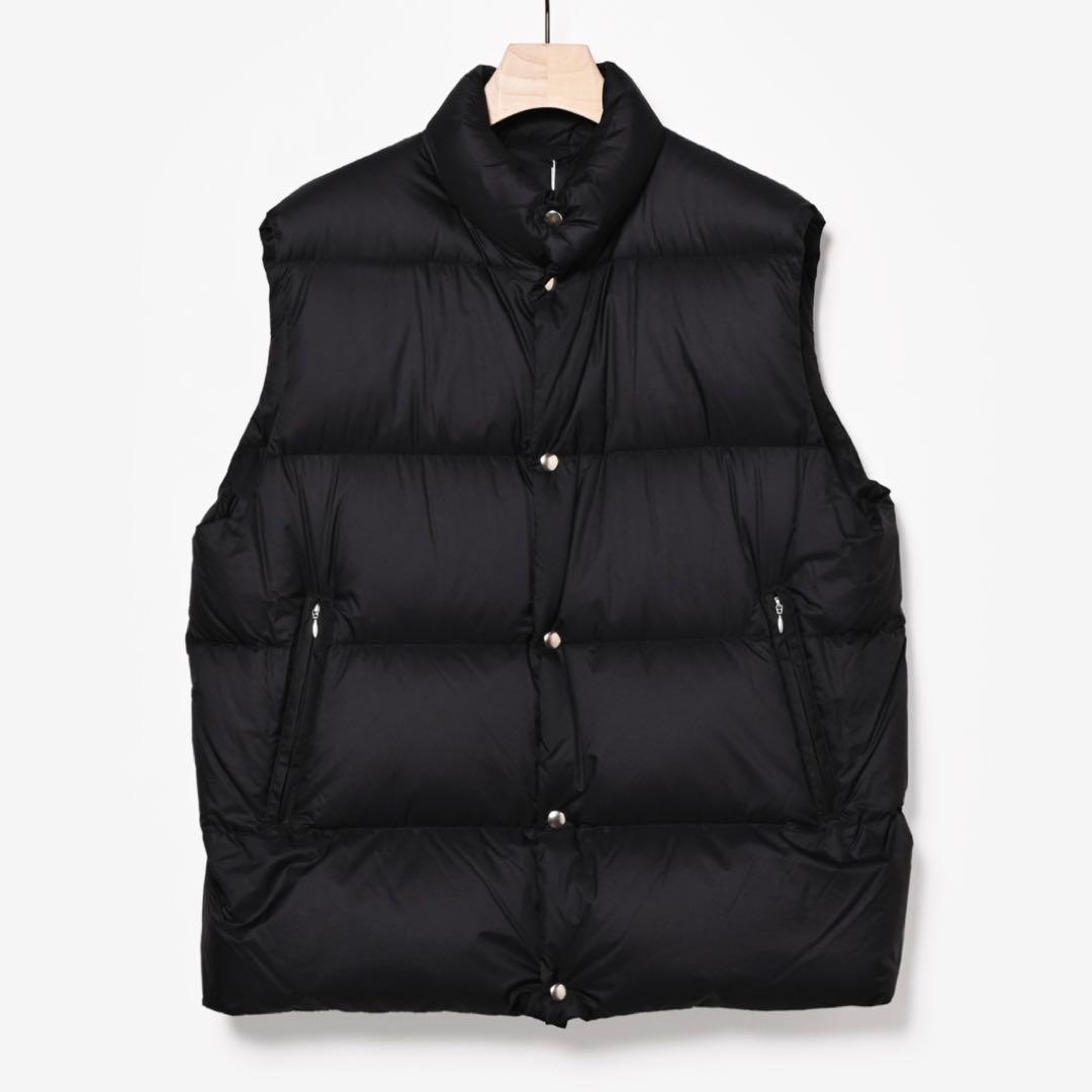 COMOLI ダウンベスト