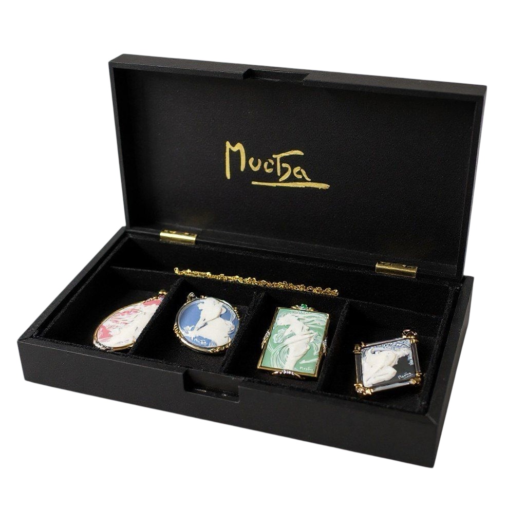 Mucha アクセサリー