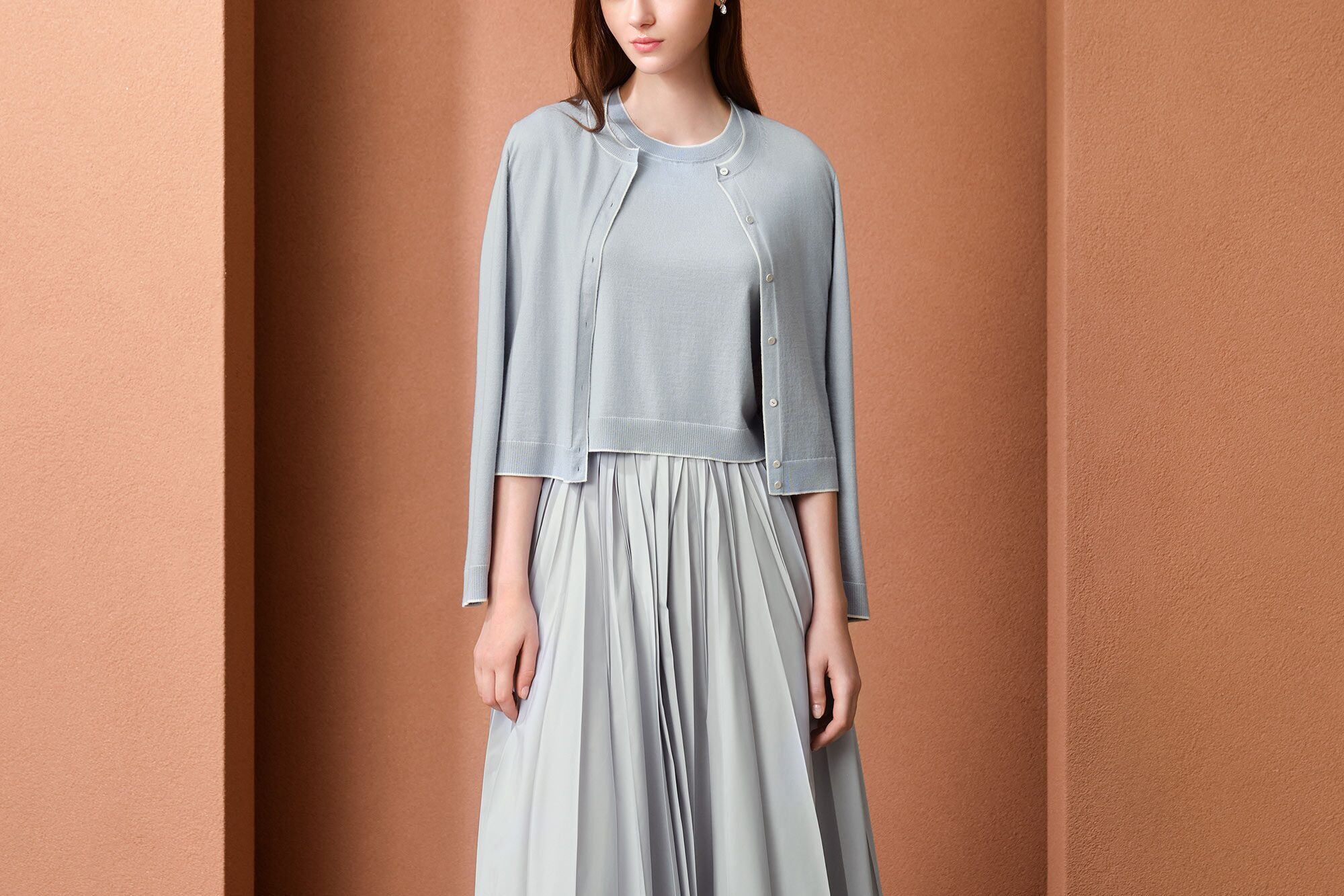 フォクシーのワンピースは40代に似合う？おすすめ5選と着こなし術